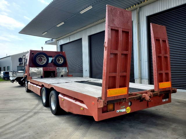 いすゞフォワードセーフティローダー増トン（6t・8t）[写真02]