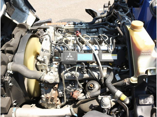 三菱ふそうキャンタークレーン4段小型（2t・3t）[写真28]