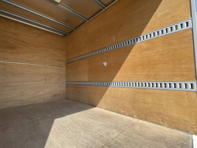 いすゞエルフアルミバン小型（2t・3t）[写真13]