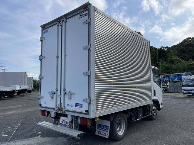 いすゞエルフアルミバン小型（2t・3t）[写真02]