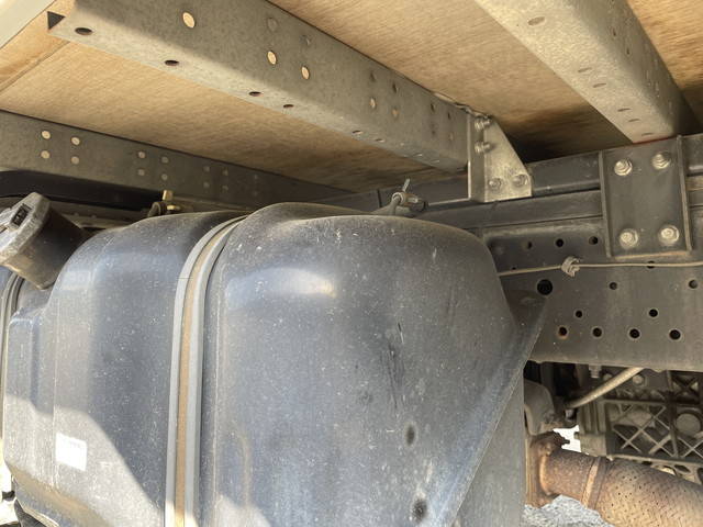 いすゞエルフアルミバン小型（2t・3t）[写真22]