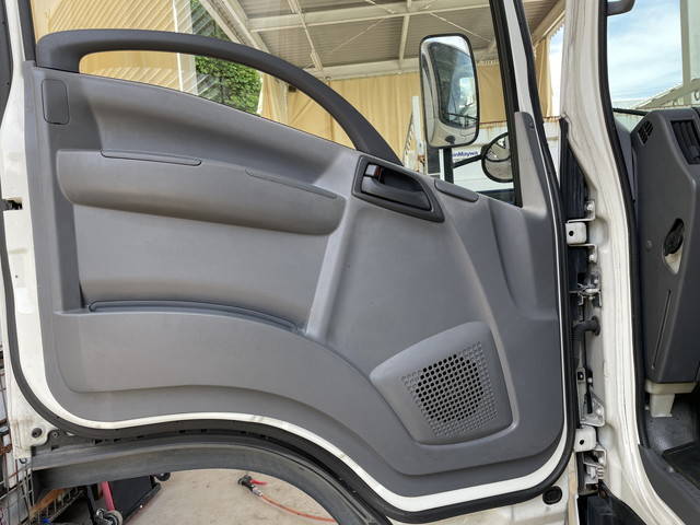 いすゞエルフアルミバン小型（2t・3t）[写真27]