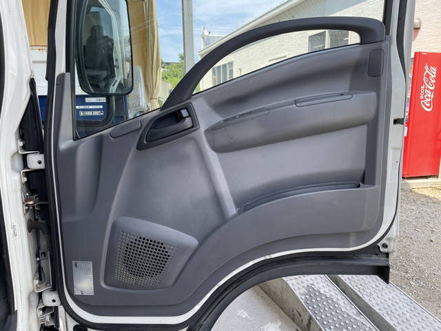 いすゞエルフアルミバン小型（2t・3t）[写真28]