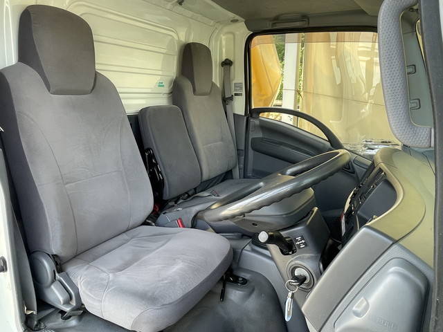 いすゞエルフアルミバン小型（2t・3t）[写真30]