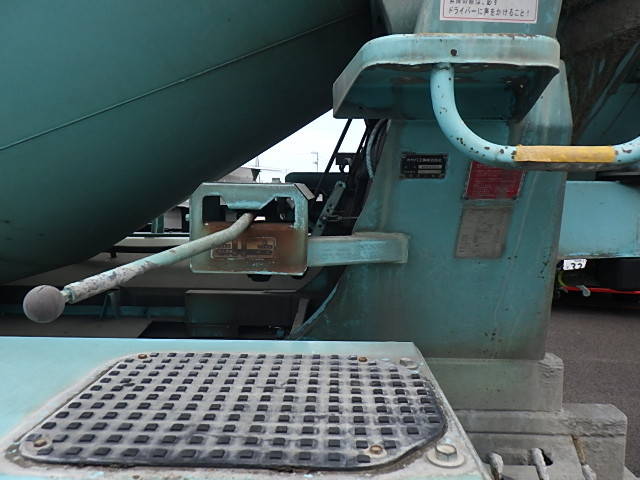 日野レンジャーミキサー車（コンクリートミキサー）増トン（6t・8t）[写真12]