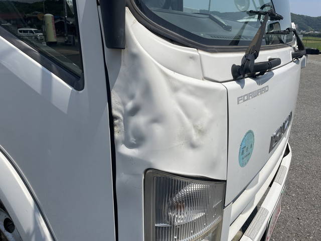 いすゞフォワードクレーン4段増トン（6t・8t）[写真10]