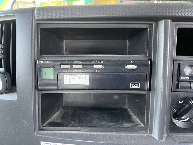 いすゞフォワードクレーン4段増トン（6t・8t）[写真37]