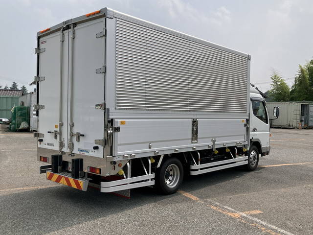 三菱ふそうキャンターアルミウイング小型（2t・3t）[写真02]