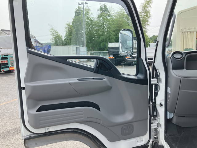 三菱ふそうキャンターアルミウイング小型（2t・3t）[写真30]