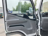 三菱ふそうキャンターアルミウイング小型（2t・3t）[写真30]