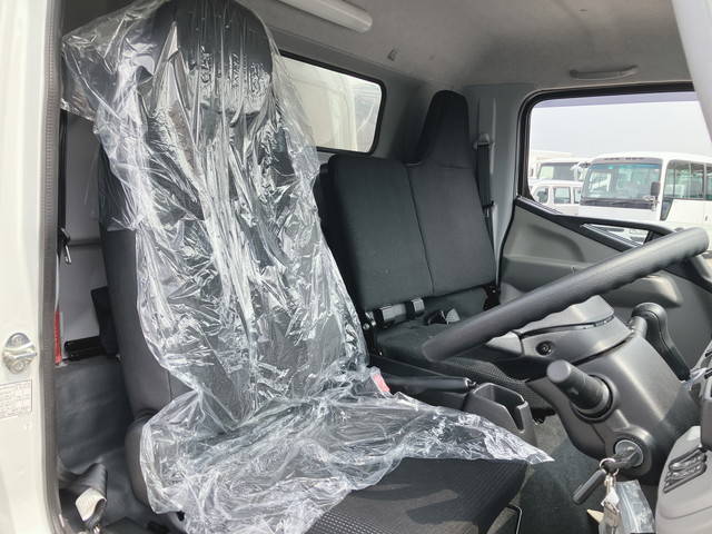 三菱ふそうキャンターアルミウイング小型（2t・3t）[写真34]