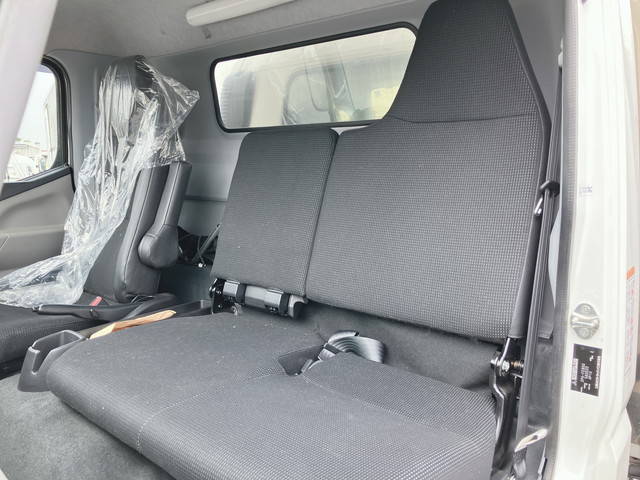 三菱ふそうキャンターアルミウイング小型（2t・3t）[写真35]