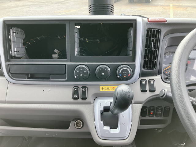 三菱ふそうキャンターアルミウイング小型（2t・3t）[写真37]