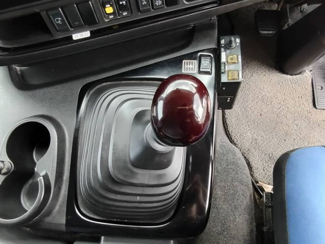 いすゞギガダンプ大型（10t）[写真25]