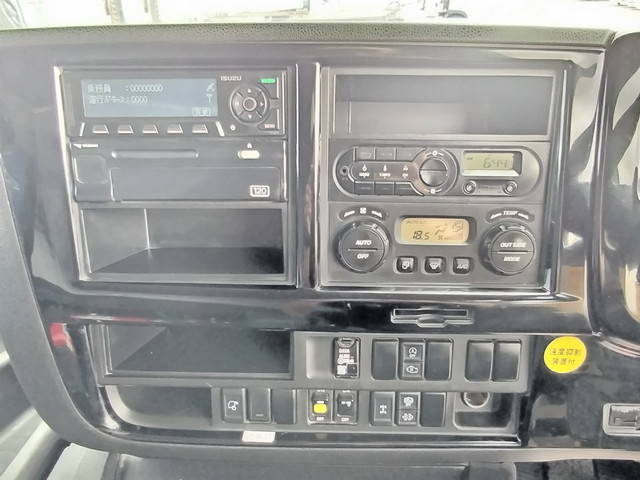 いすゞギガダンプ大型（10t）[写真26]