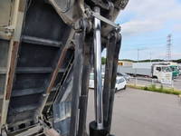 いすゞギガダンプ大型（10t）[写真09]