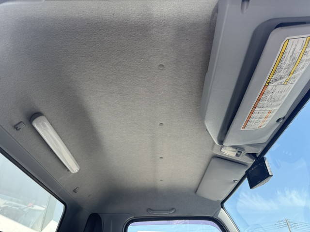 三菱ふそうキャンター冷凍車（冷蔵車）小型（2t・3t）[写真32]