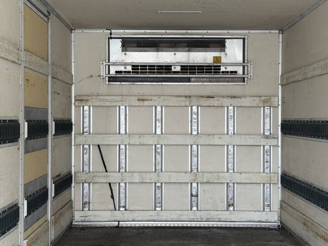 いすゞエルフ冷凍車（冷蔵車）小型（2t・3t）[写真13]