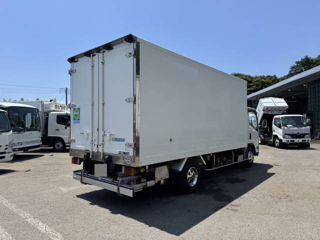 いすゞエルフ冷凍車（冷蔵車）小型（2t・3t）[写真02]