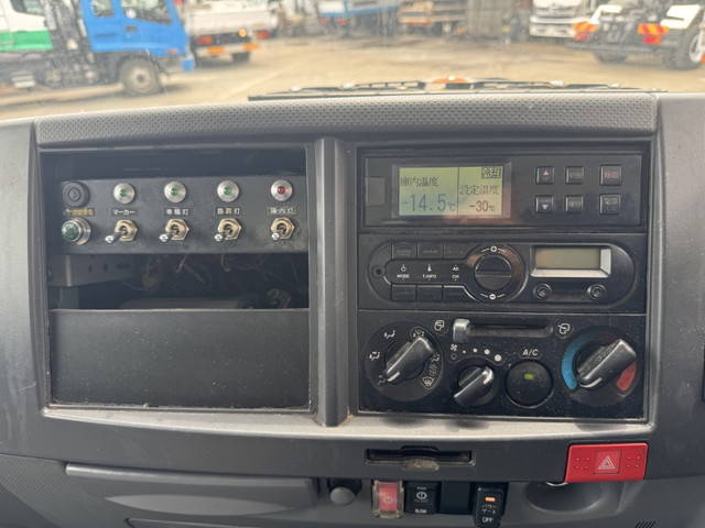 いすゞエルフ冷凍車（冷蔵車）小型（2t・3t）[写真23]