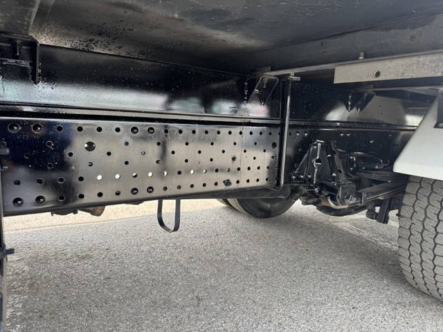 いすゞエルフ冷凍車（冷蔵車）小型（2t・3t）[写真32]