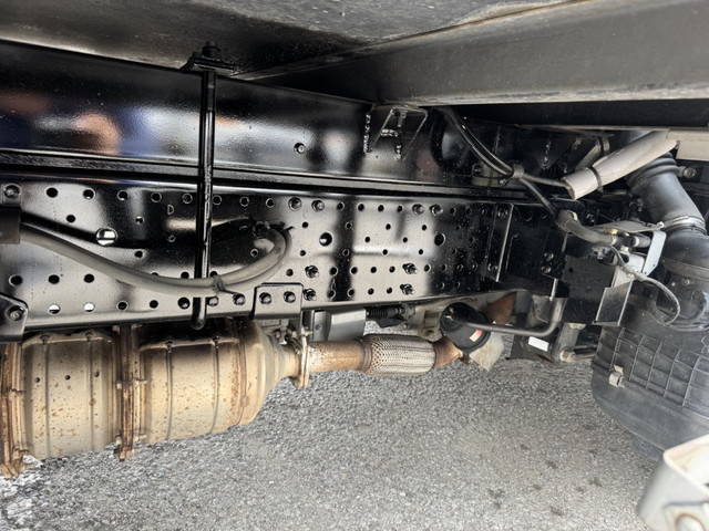 いすゞエルフ冷凍車（冷蔵車）小型（2t・3t）[写真34]