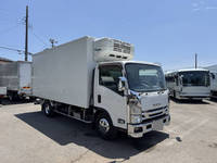 いすゞエルフ冷凍車（冷蔵車）小型（2t・3t）[写真03]