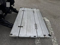 いすゞエルフ冷凍車（冷蔵車）小型（2t・3t）[写真06]