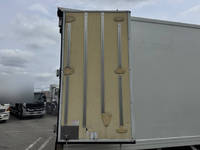 いすゞエルフ冷凍車（冷蔵車）小型（2t・3t）[写真07]