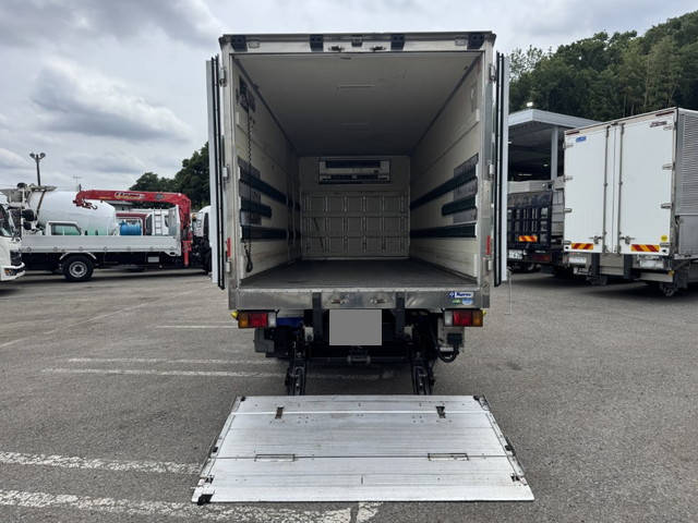 いすゞエルフ冷凍車（冷蔵車）小型（2t・3t）[写真09]