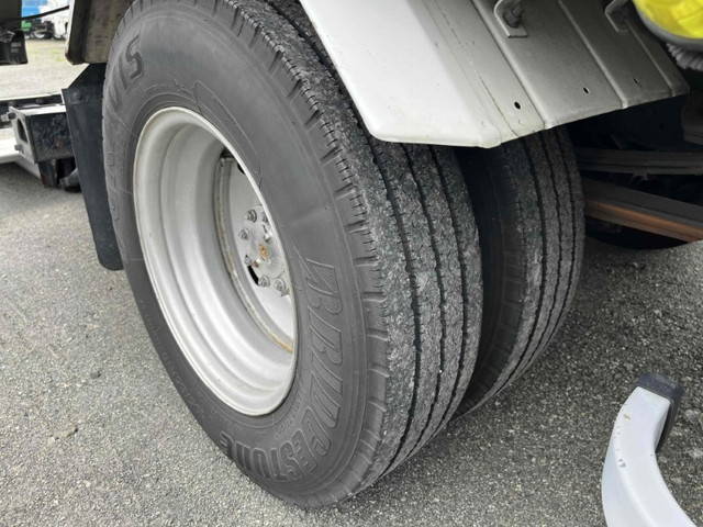 いすゞエルフアルミバン小型（2t・3t）[写真26]