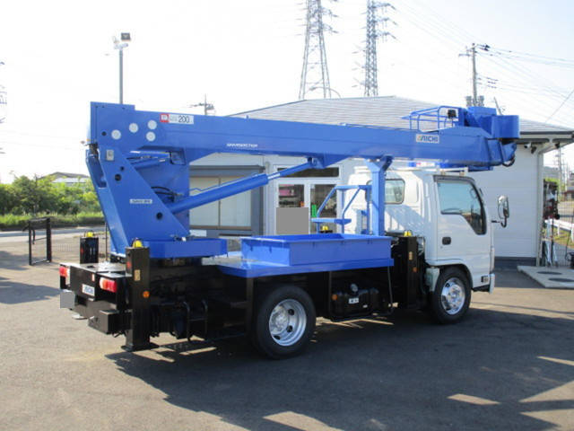いすゞエルフ高所作業車小型（2t・3t）[写真04]