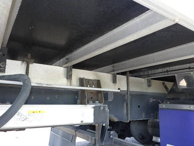 日野レンジャー冷凍車（冷蔵車）中型（4t）[写真14]