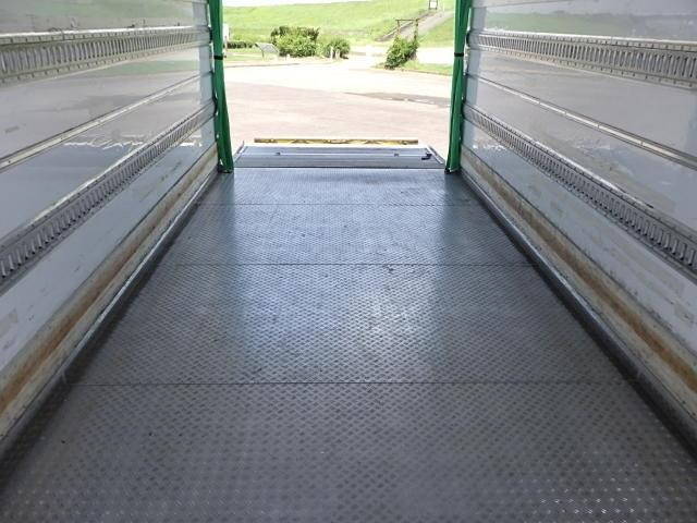 日野レンジャー冷凍車（冷蔵車）中型（4t）[写真08]