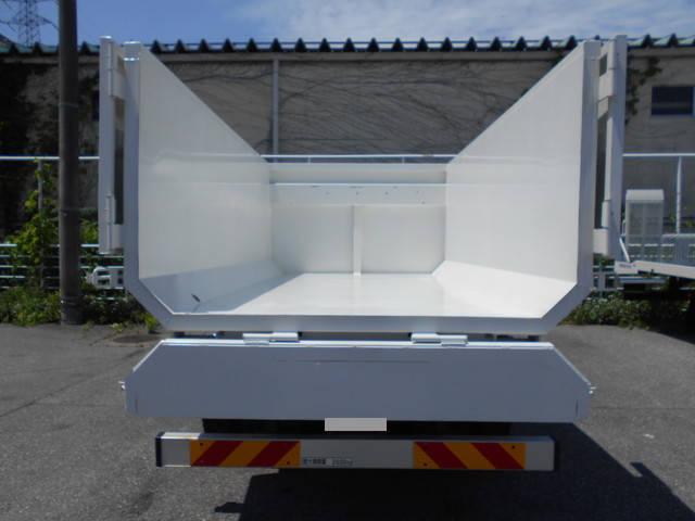 いすゞフォワードコンテナ専用車中型（4t）[写真09]