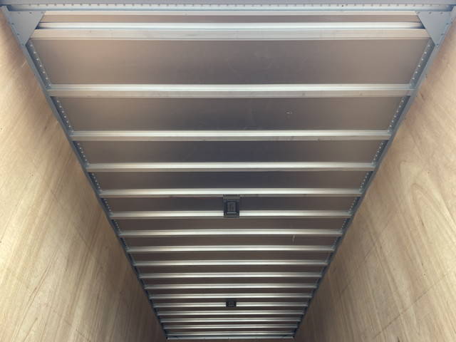 いすゞエルフアルミバン小型（2t・3t）[写真12]