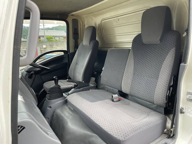 いすゞエルフアルミバン小型（2t・3t）[写真31]