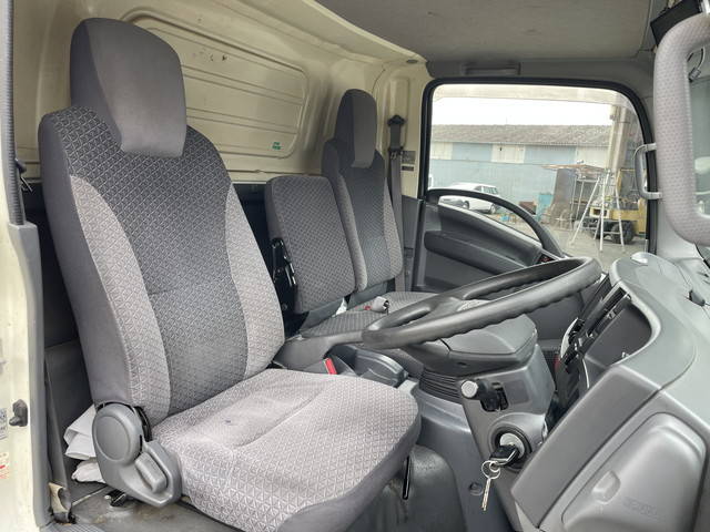 いすゞエルフアルミバン小型（2t・3t）[写真32]