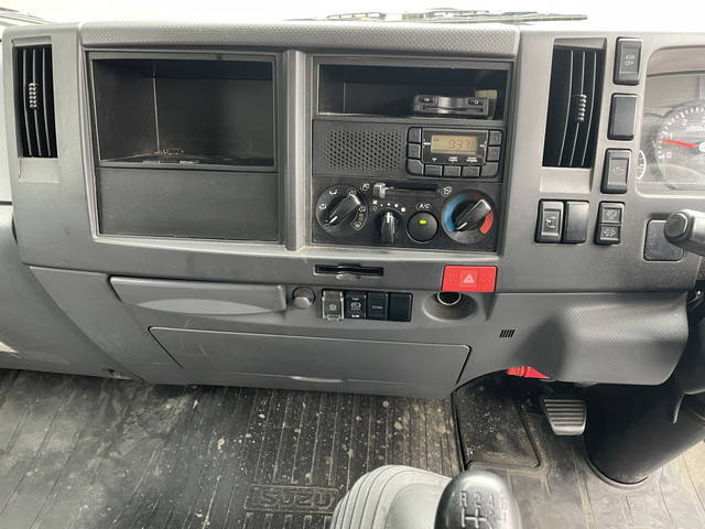 いすゞエルフアルミバン小型（2t・3t）[写真35]