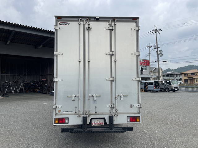 いすゞエルフアルミバン小型（2t・3t）[写真09]