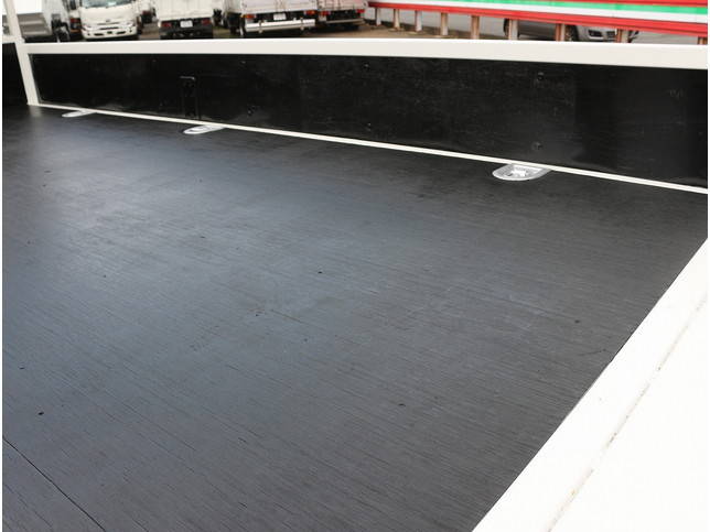 いすゞエルフ平ボディ小型（2t・3t）[写真13]