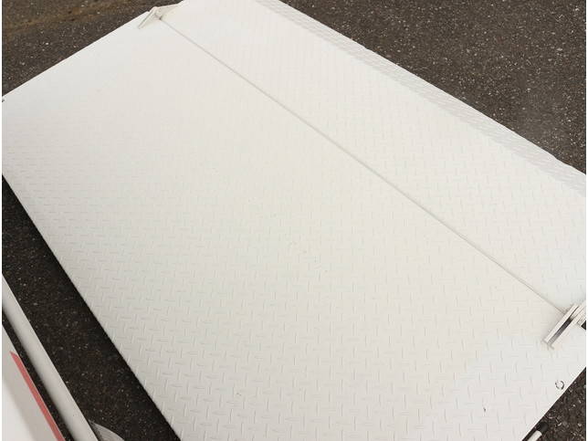 いすゞエルフ平ボディ小型（2t・3t）[写真14]