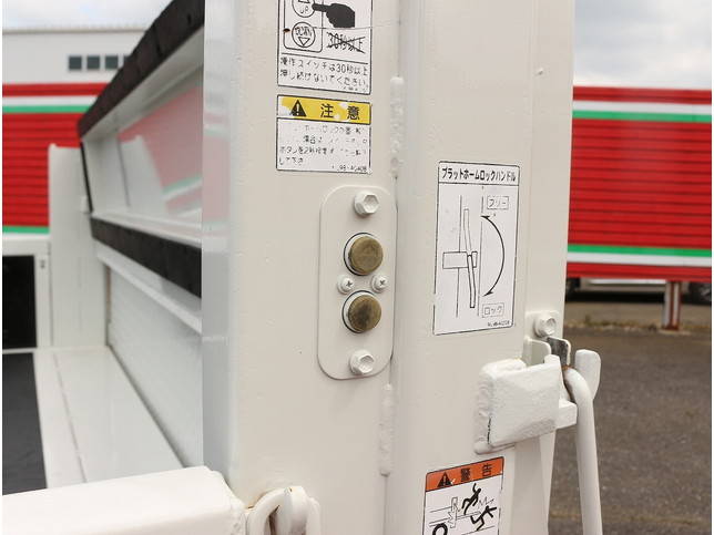 いすゞエルフ平ボディ小型（2t・3t）[写真26]