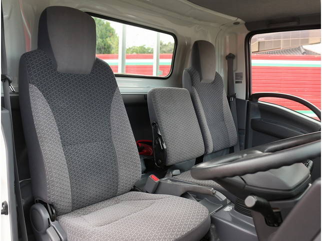 いすゞエルフ平ボディ小型（2t・3t）[写真28]