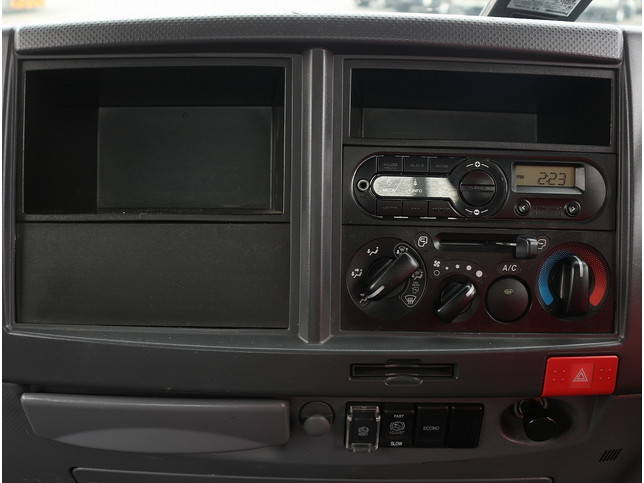 いすゞエルフ平ボディ小型（2t・3t）[写真33]