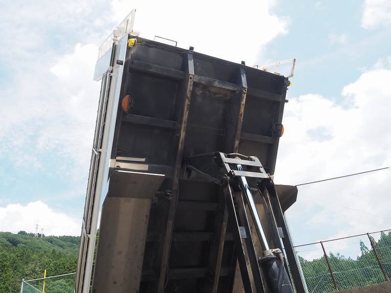 日野プロフィアダンプ大型（10t）[写真14]