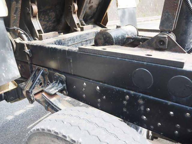 いすゞフォワードダンプ中型（4t）[写真18]