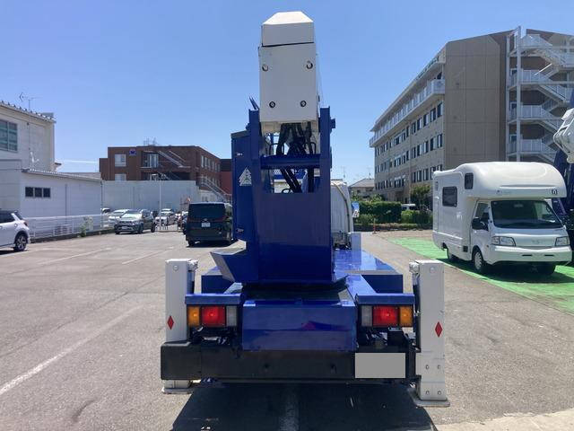 いすゞエルフ高所作業車小型（2t・3t）[写真12]