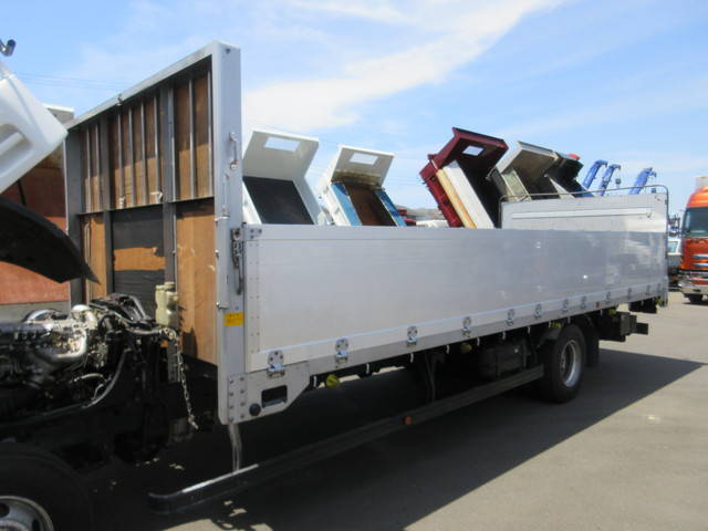 三菱ふそうファイターアルミブロック中型（4t）[写真13]