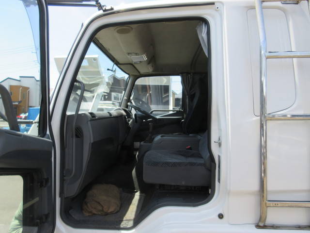 三菱ふそうファイターアルミブロック中型（4t）[写真25]